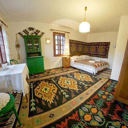 Casa Bunicii Din Bucovina Vama (Suceava) Exterior foto