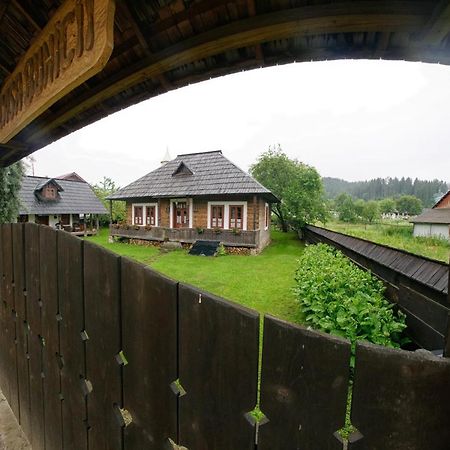 Casa Bunicii Din Bucovina Vama (Suceava) Exterior foto