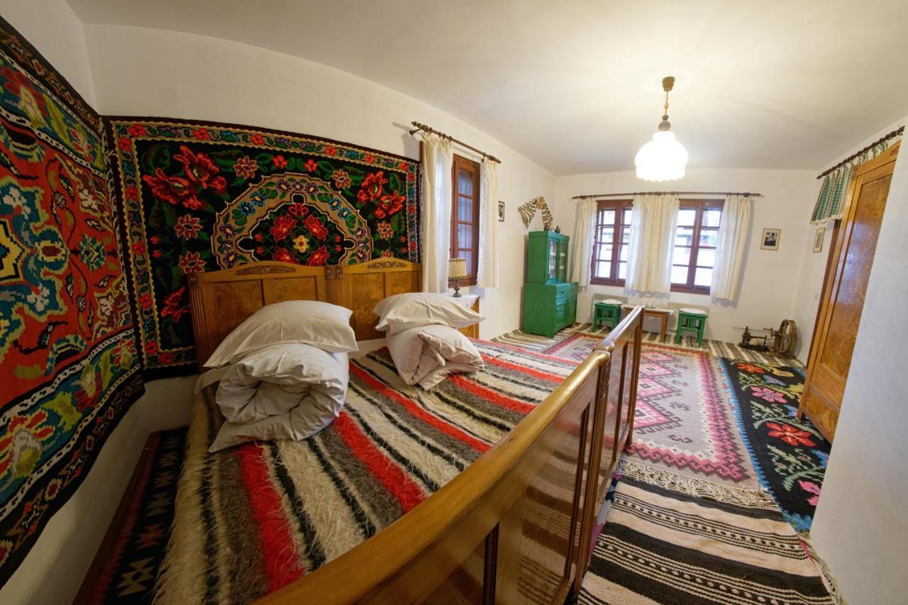 Casa Bunicii Din Bucovina Vama (Suceava) Exterior foto