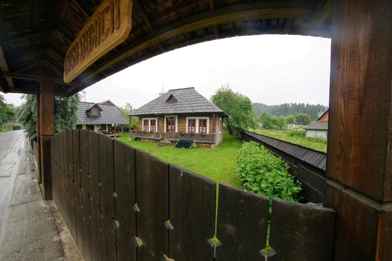 Casa Bunicii Din Bucovina Vama (Suceava) Exterior foto