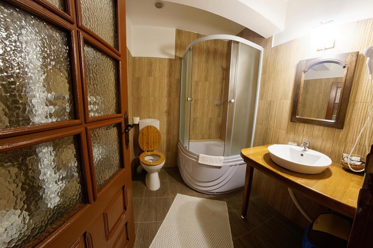 Casa Bunicii Din Bucovina Vama (Suceava) Exterior foto