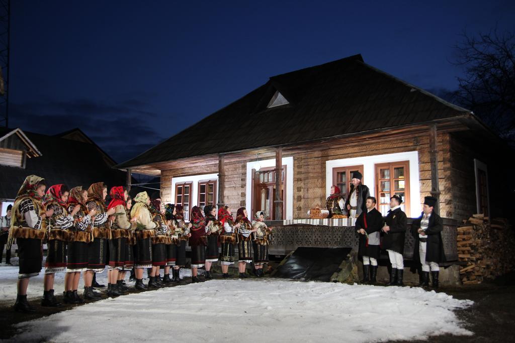 Casa Bunicii Din Bucovina Vama (Suceava) Exterior foto