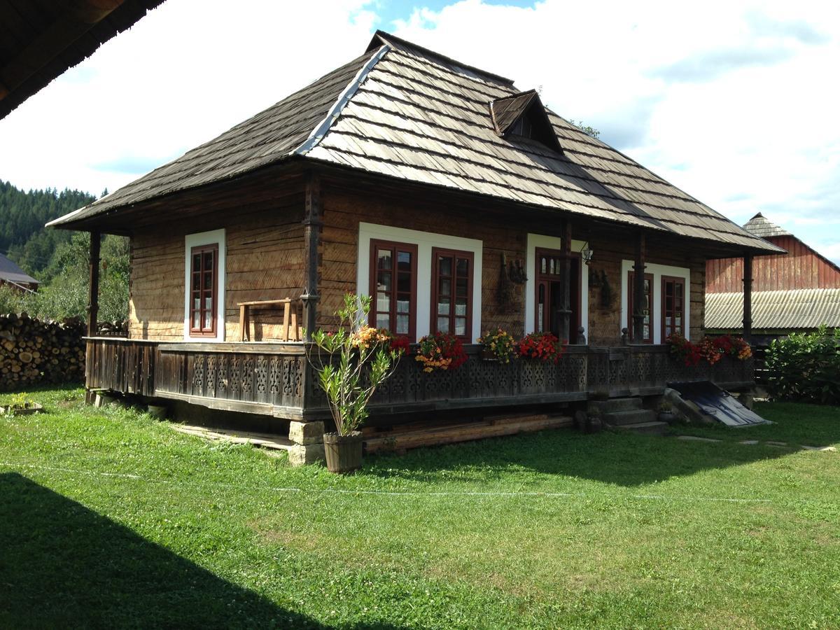 Casa Bunicii Din Bucovina Vama (Suceava) Exterior foto